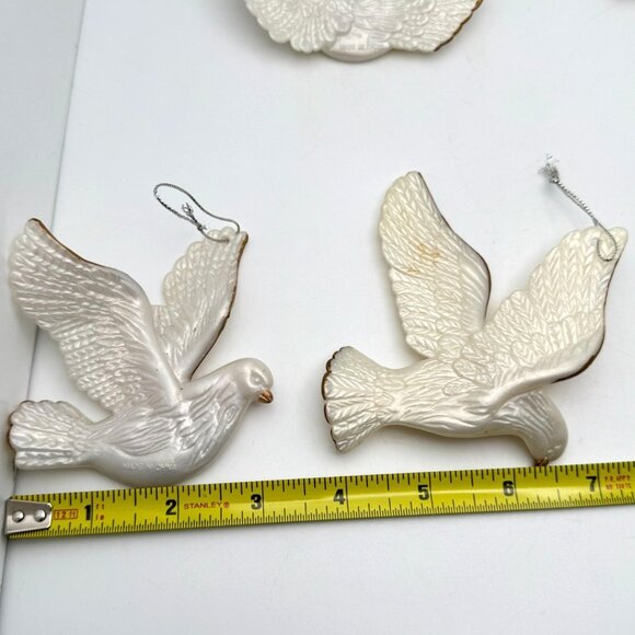 5 Pc Vintage White Opalescent Hard Plastic Turtle Dove Christmas Ornaments Vtg - Picture 2 of 10